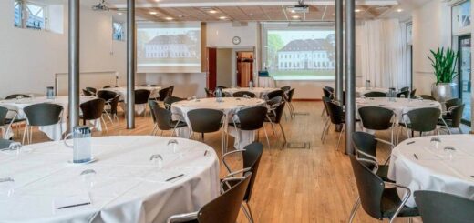 Sådan vælger du en konferencelokale til et forretningsarrangement